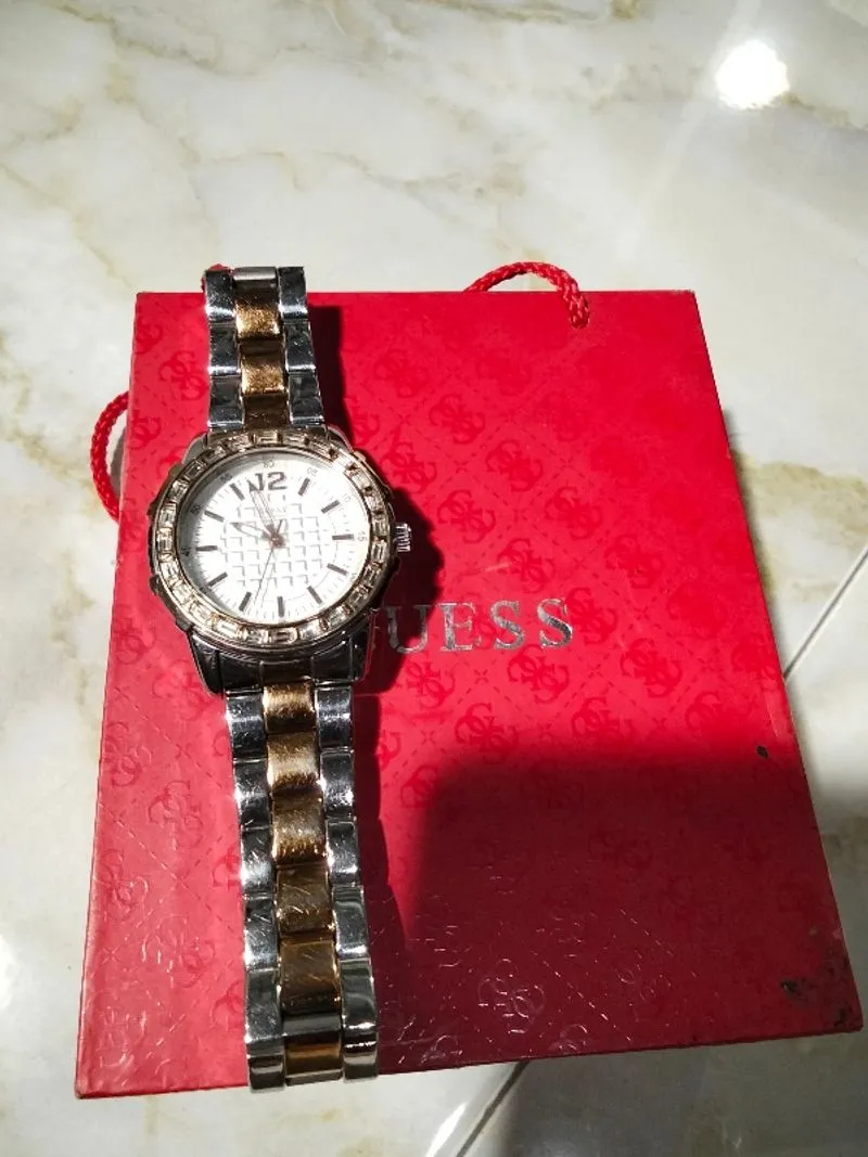 Jam tangan wanita Guess  photo 1