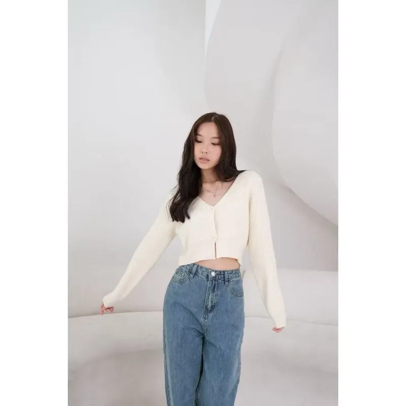 KIYORAWEARS MU FEN TWO BUTTON CROP CARDIGAN photo 1