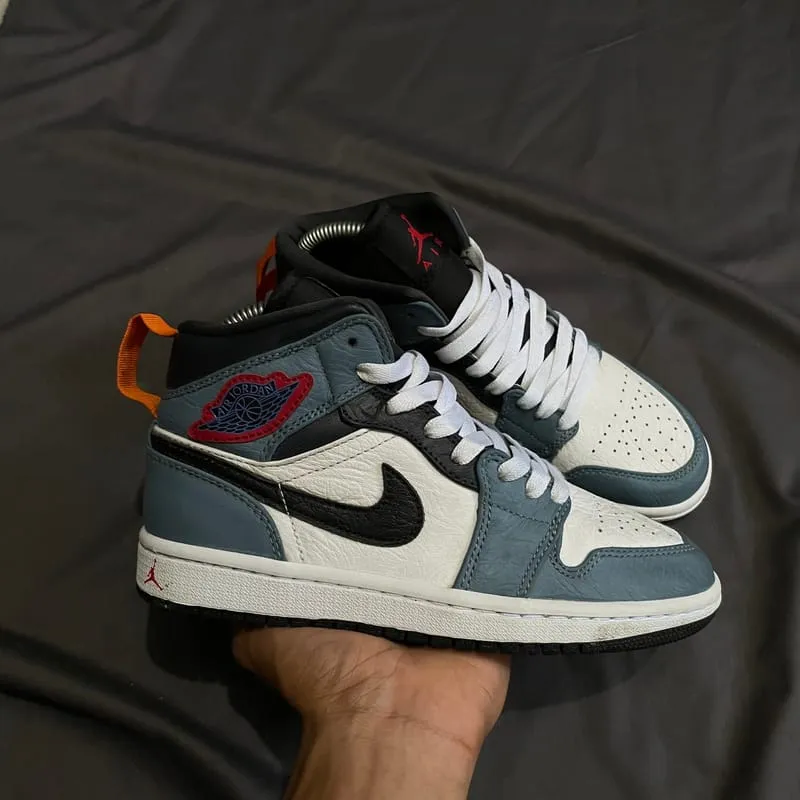 Nike Air Jordan Indie Casual Sneakers Wanita white blue photo 1