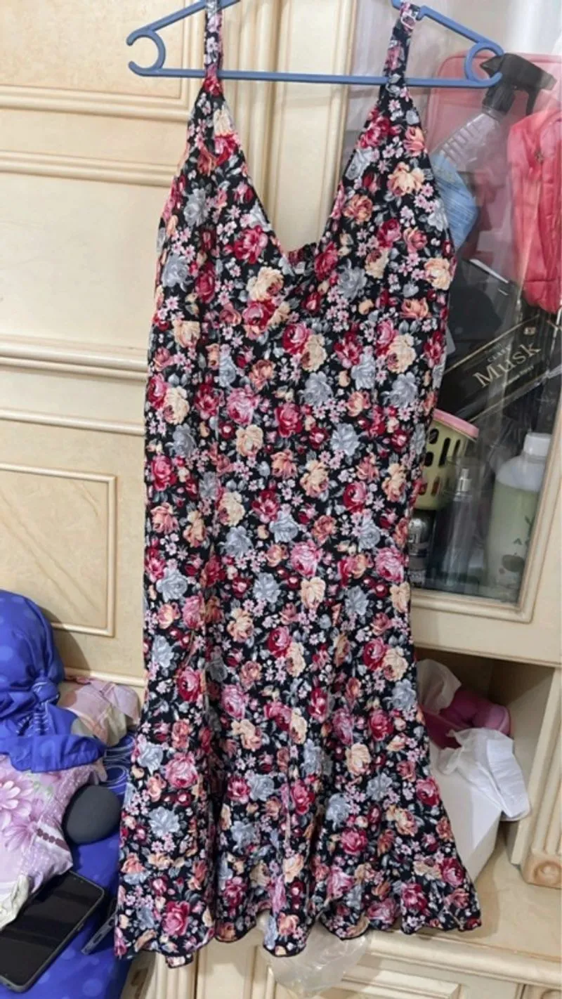 Floral Dress
M photo 1