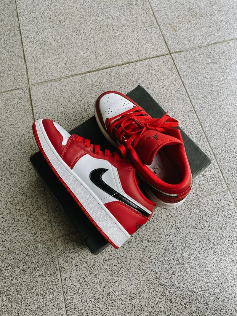 Nike Air Jordan Streetwear Sneakers Wanita white red photo 1
