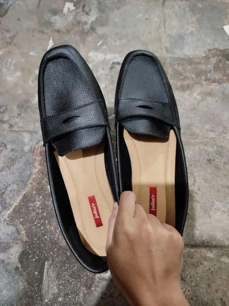 julia'r black loafers photo 1