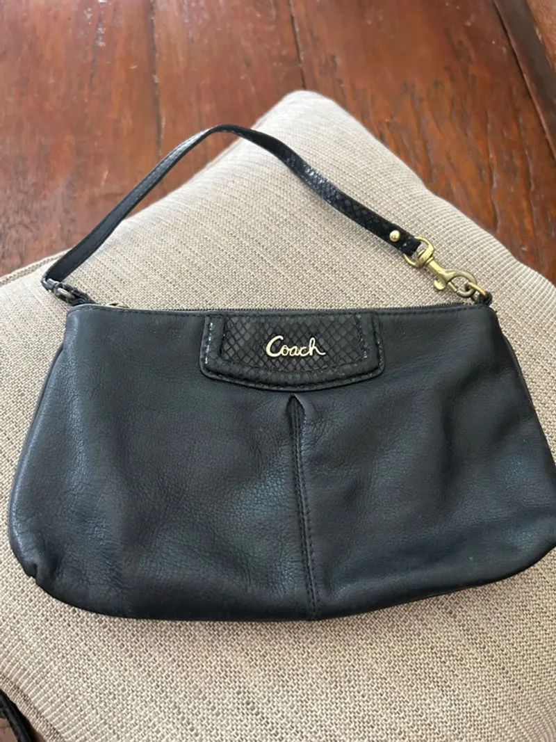 COACH HANDBAG photo 1