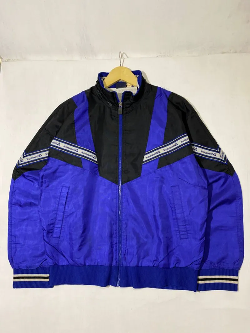 Windbreaker  photo 1