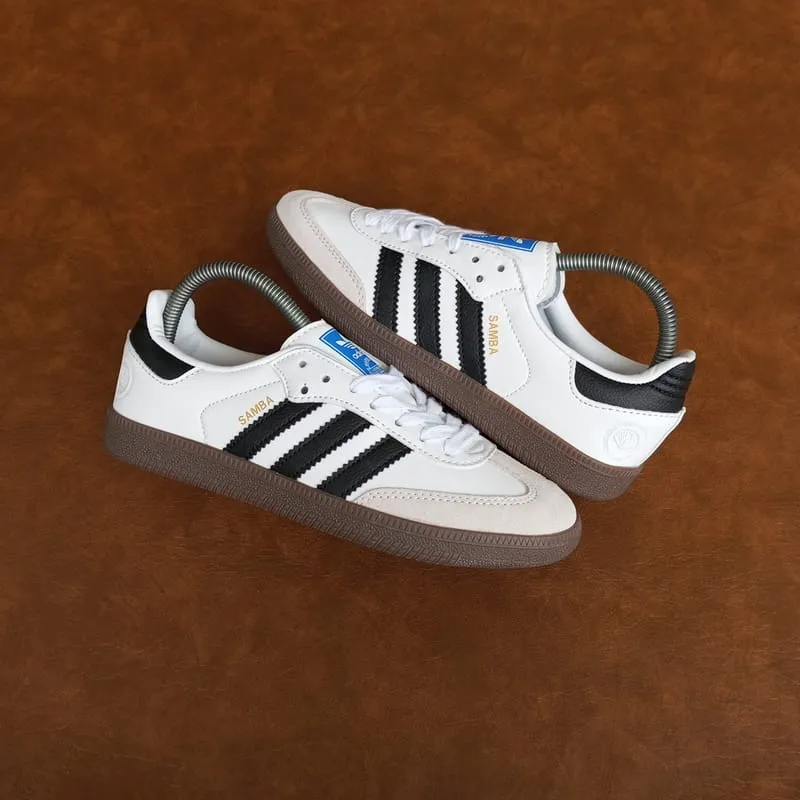 Adidas Casual Sneakers Wanita white black photo 1