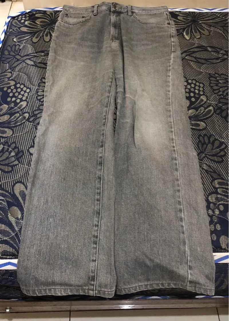 preloved 90s Light Grey Relaxed Fit Straight-Leg Denim Jeans photo 1
