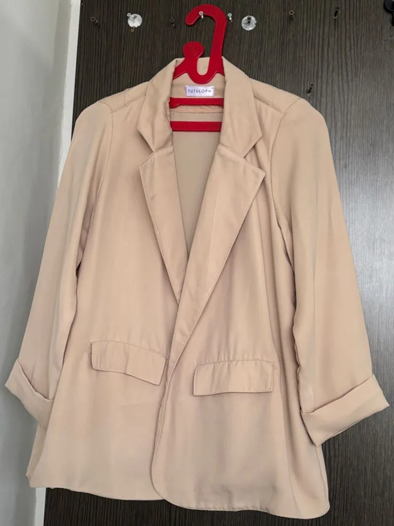 Tutuloph nude/ beige outerwear photo 1