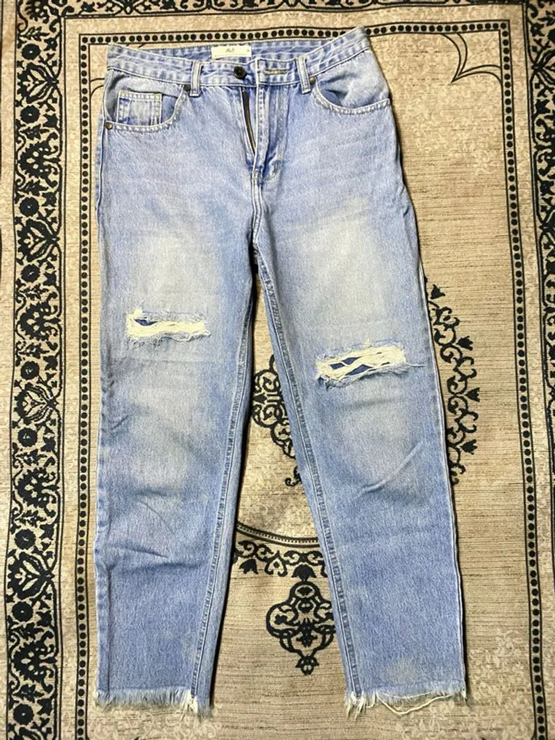 Jeans photo 1