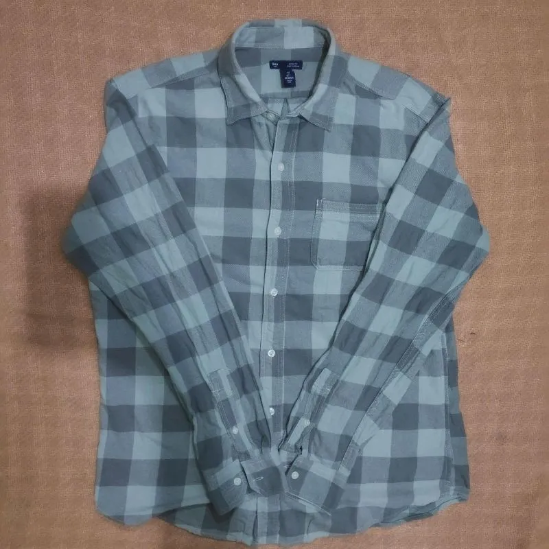 Kemeja flannel pria GAP size L photo 1