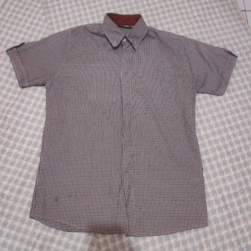 Kemeja lengan pendek pria size M photo 1