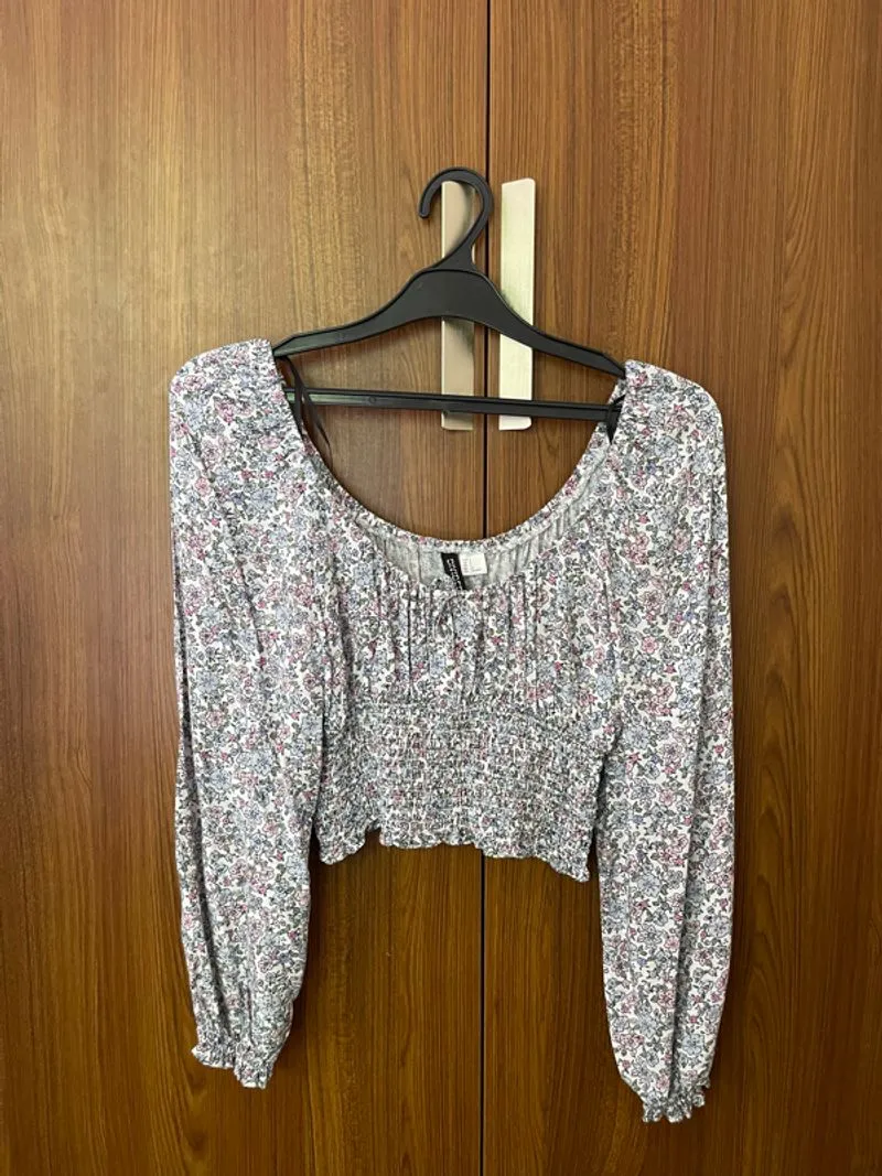 h&m floral off shoulder top photo 1