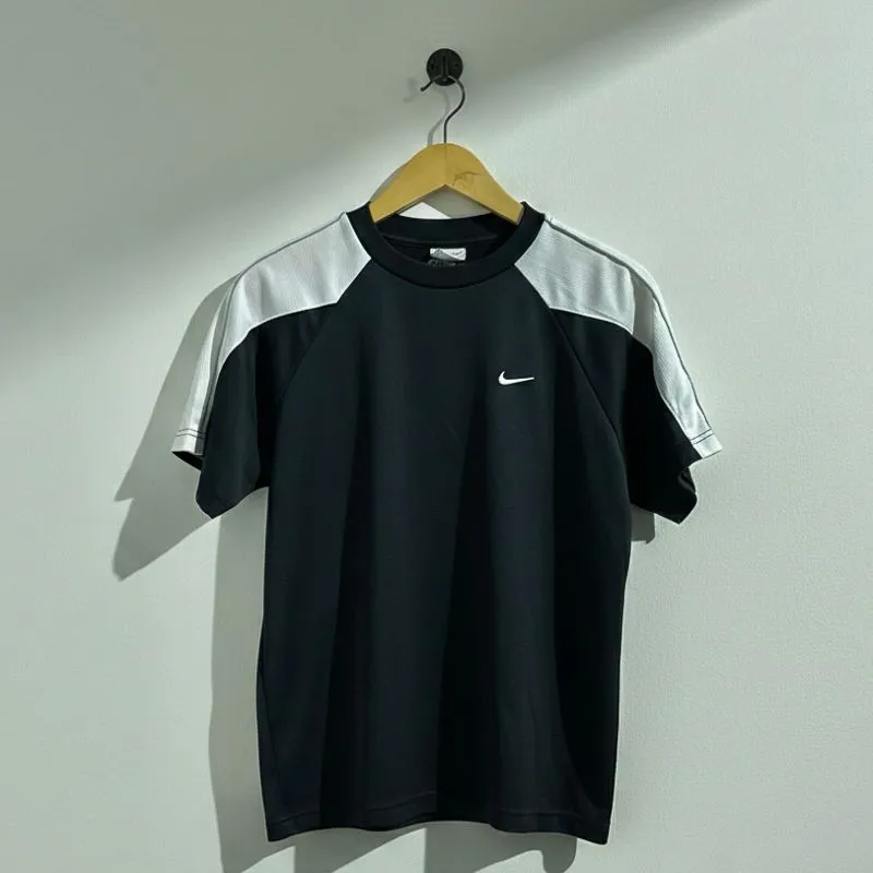 Y2K NIKE Originals Dryfit Jersey photo 1