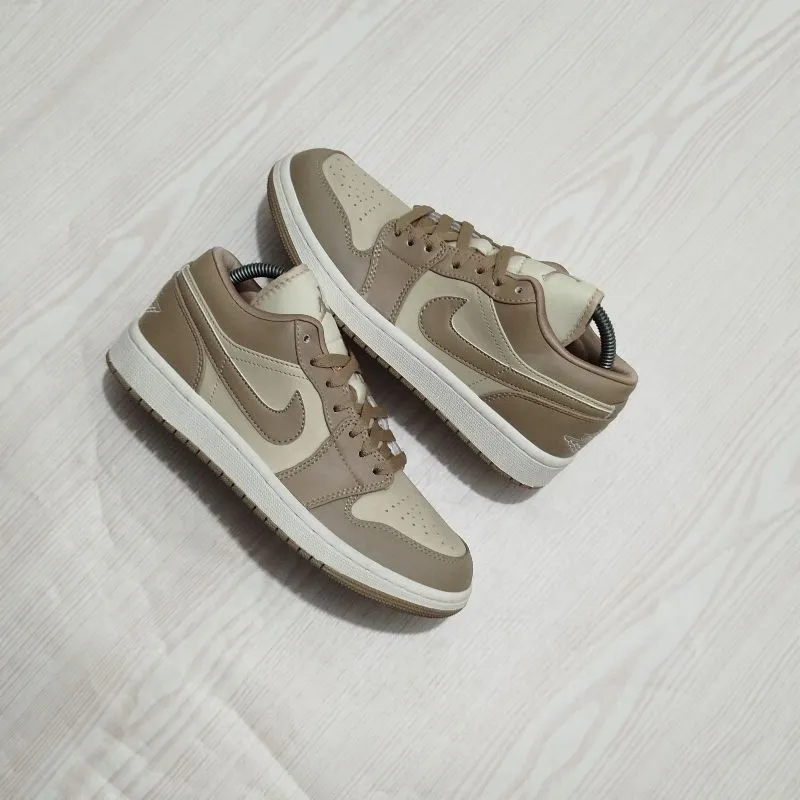Nike Air Jordan photo 1
