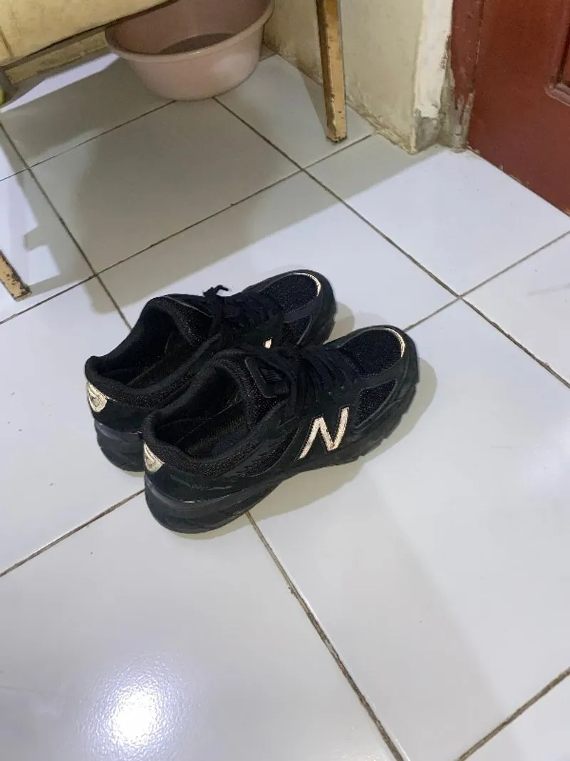 nb 990v5 full black size 39 no minus photo 1