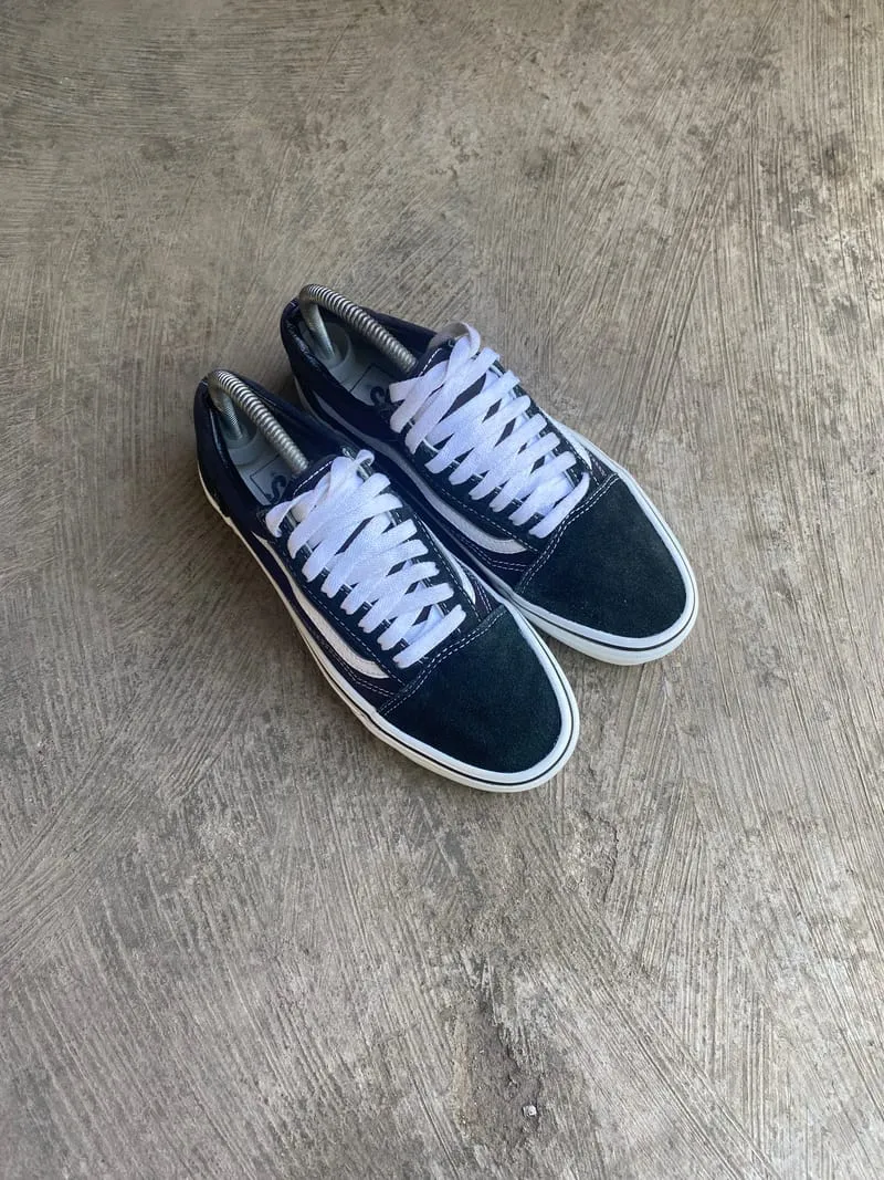 VANS Vintage Skater Sneakers Pria white black photo 1