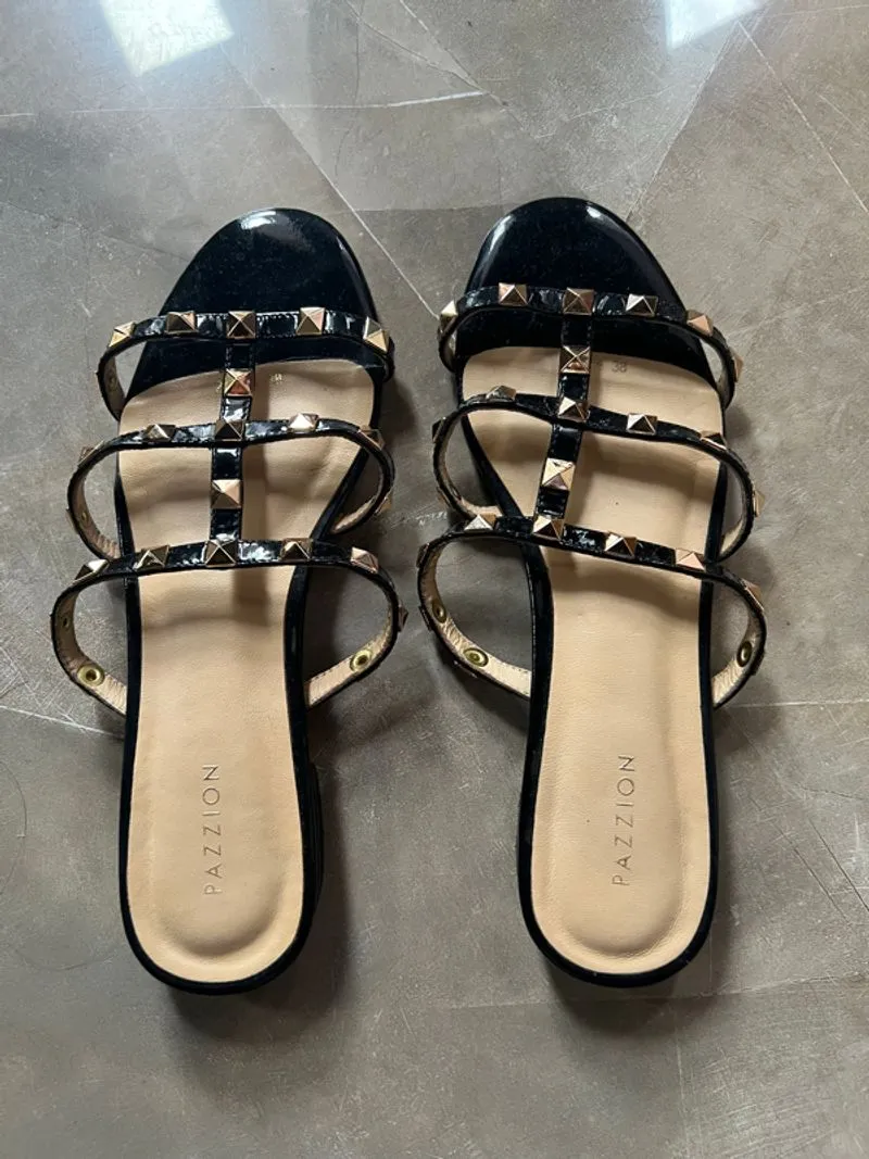 Sandal brand Pazzion photo 1