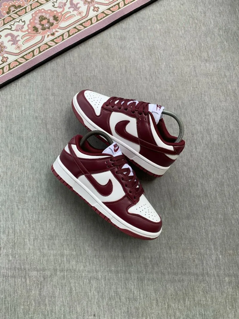 Nike SB Dunk Low Retro REDWOOD photo 1