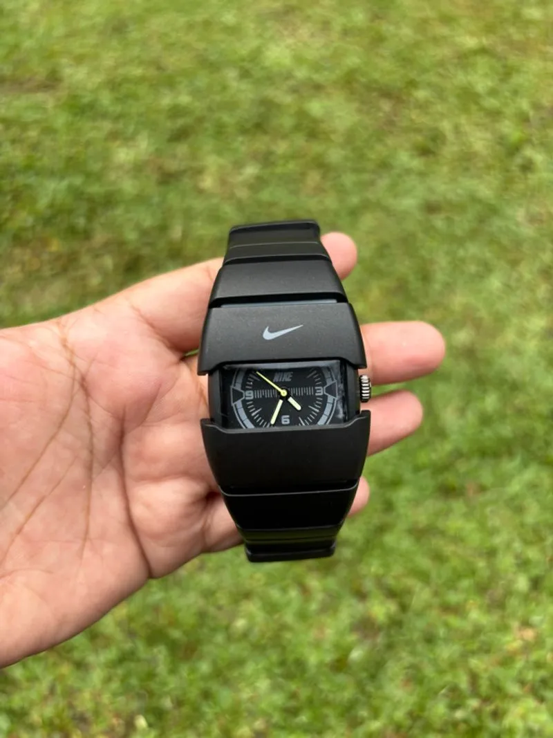 JAM NIKE ANALOG HITAM photo 1