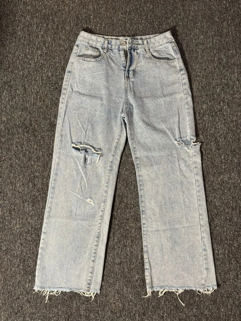 Nobrand ripped jeans  photo 1