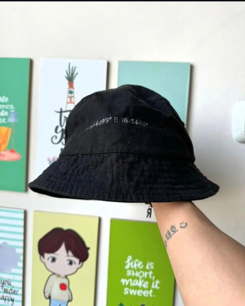 H&M Bucket Hat photo 1