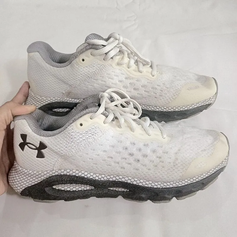 Under Armour Men's HOVR Infinite 3 Running Shoes White photo 1