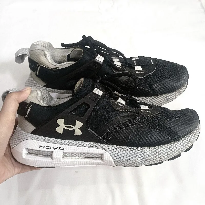 Under Armour UA HOVR Mega MVMNT Sportstyle Black White photo 1
