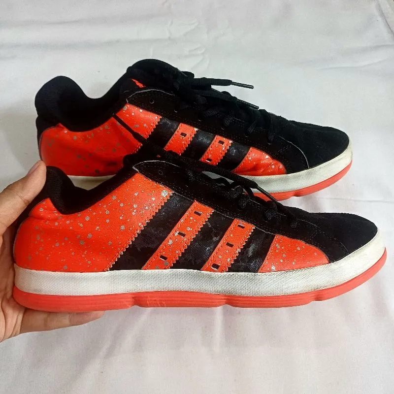 Adidas Low-Top Sneakers D69569 Basketball Shoes Orange Black photo 1
