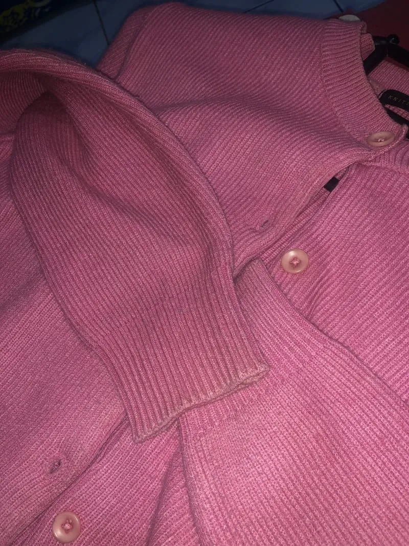 Minimalist Cardigan Wanita pink