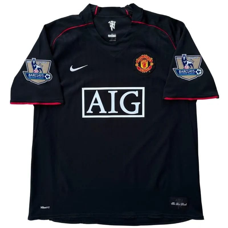 Nike Vintage Sportswear Jersey Pria red black photo 1