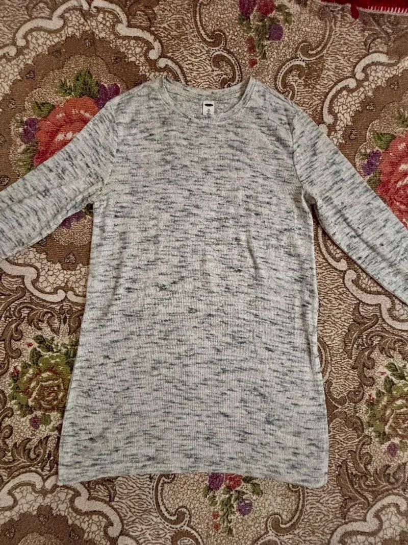 Old Navy Sweatshirt photo 1