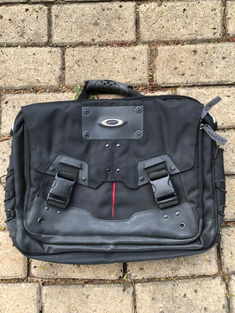 Vintage Oakley laptop bags photo 1