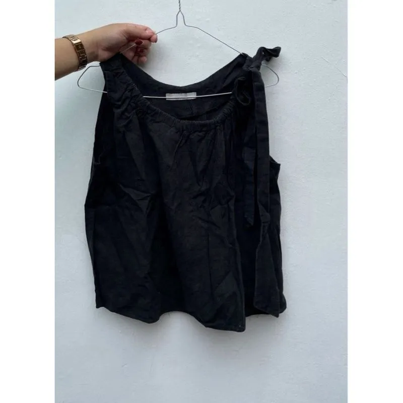Tanktop Ordinary Korea Pita Sleeveless tie straps in black photo 1