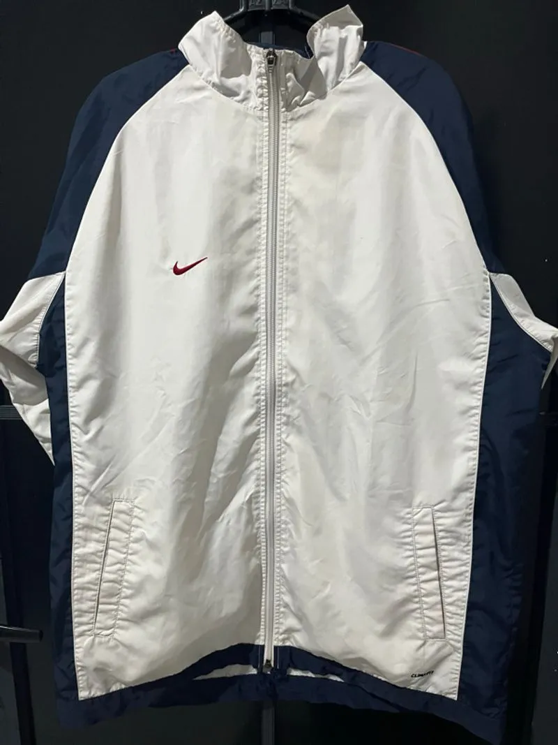 Windbreaker Nike Putih photo 1