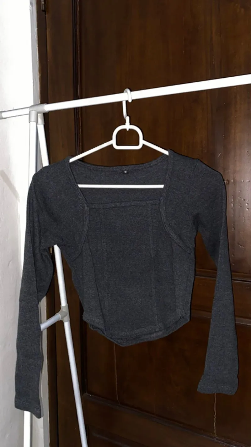 Crop top dark grey photo 1