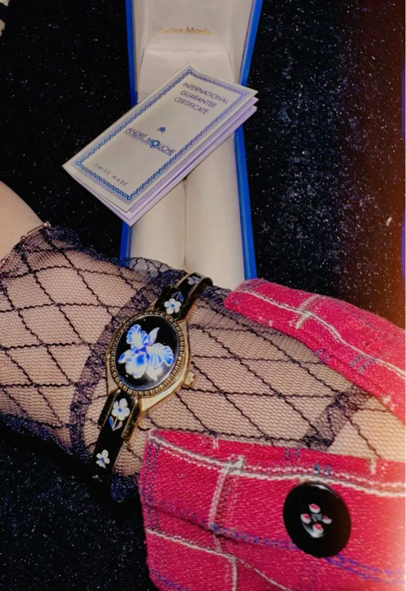 JAM TANGAN VINTAGE ANDRE M0UCHE BANGLE PEEK-A-BOO GOLD photo 1