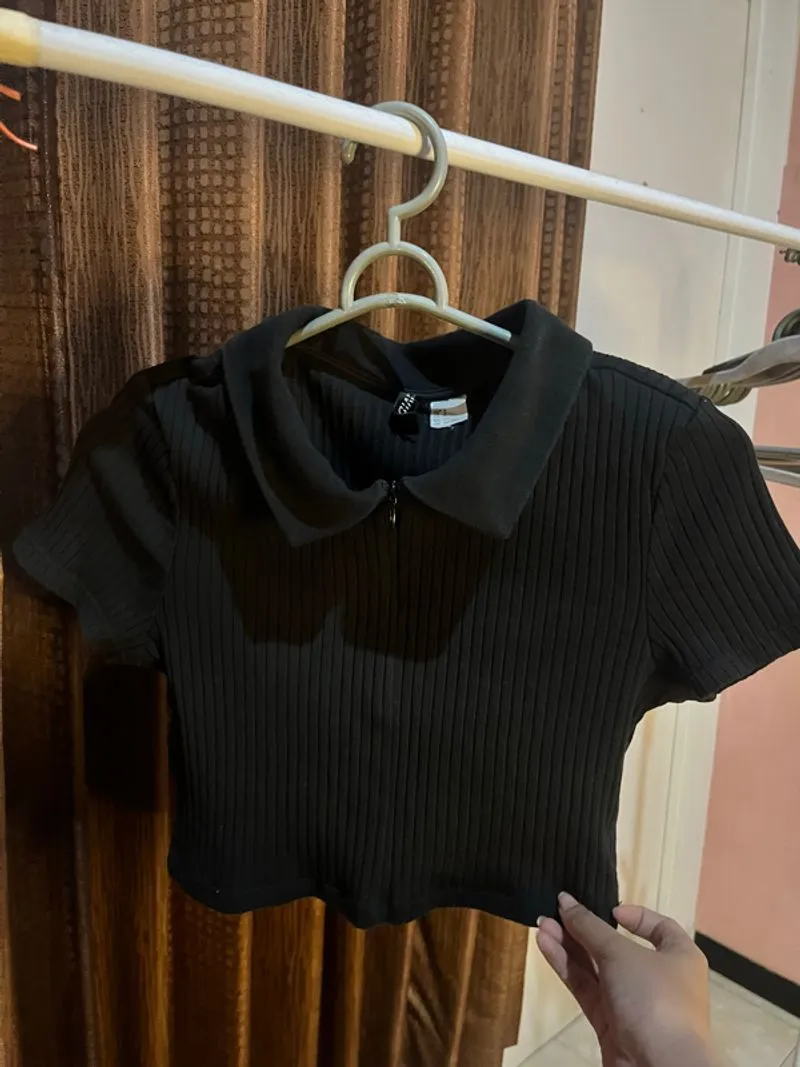 Top H&M, masih hitam pekat photo 1