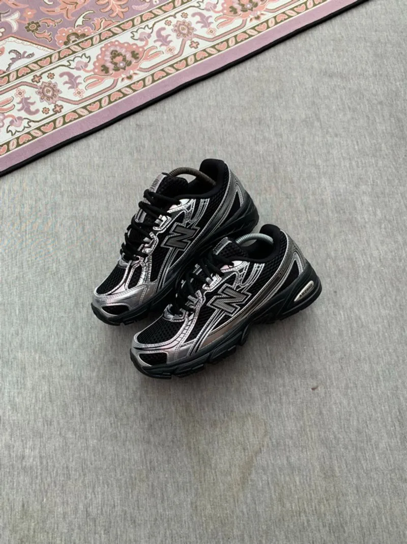 New Balance 740 Silver Black photo 1