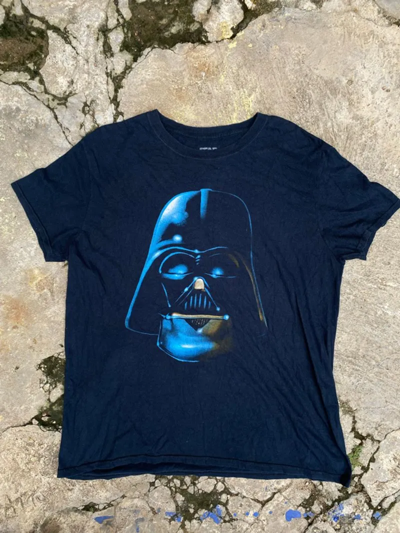 PRELOVED] Kaos Star Wars - Darth Vader Graphic Tee photo 1