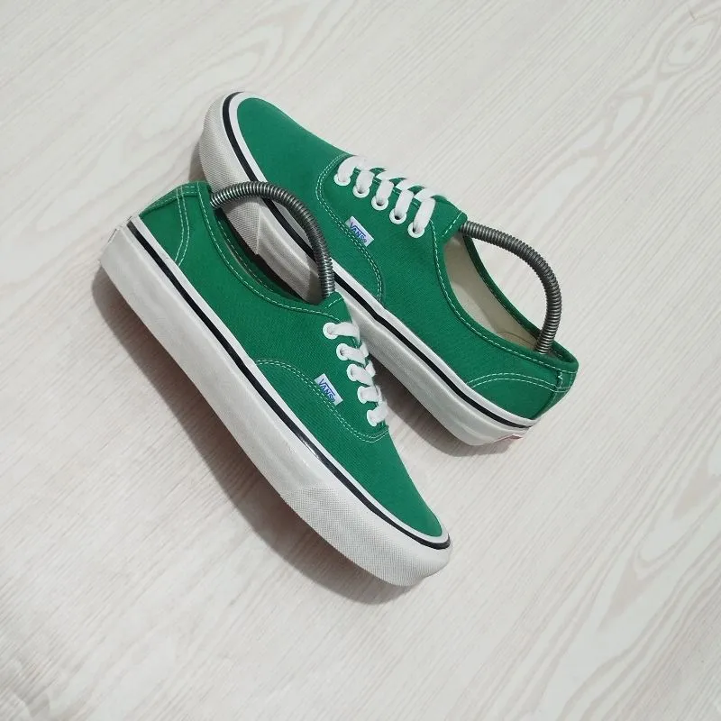 Vans authentic photo 1