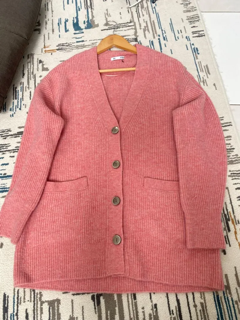 preloved cardigan pink GU photo 1