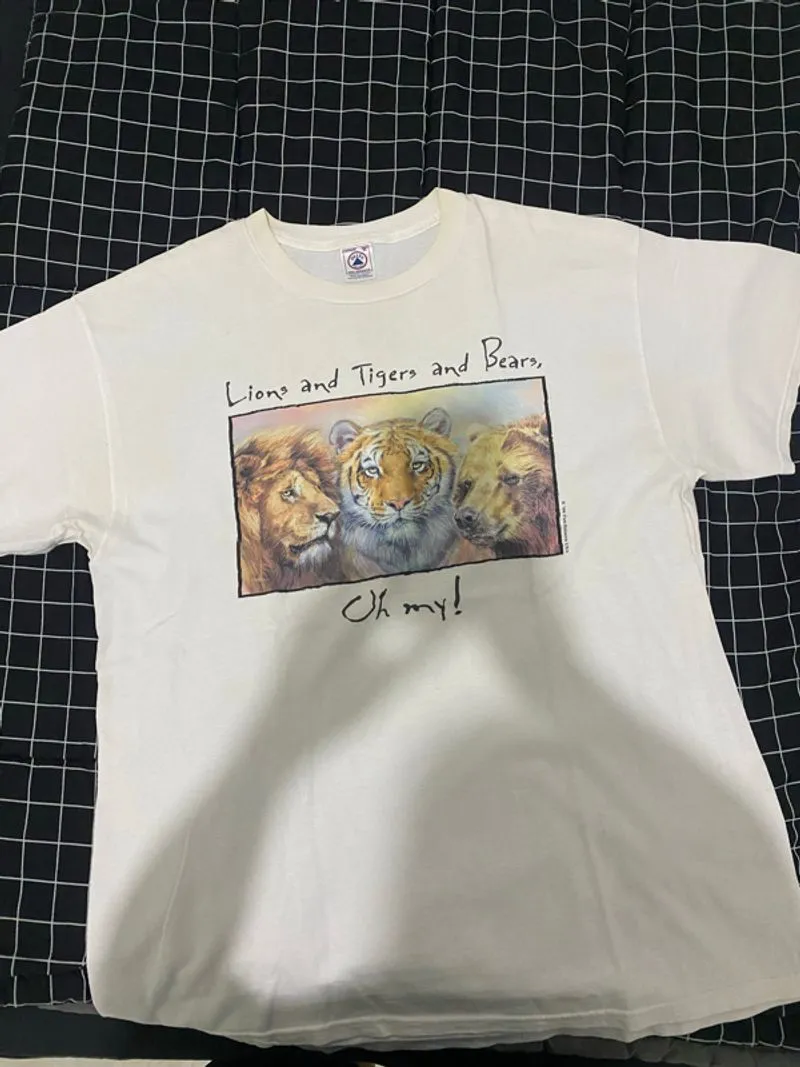 Kaos Graphic Animal “Lions and Tigers and Bears, Oh my!” – W photo 1
