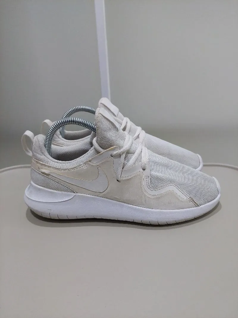 Nike Tessen Sepatu Running Wanita - size 38 photo 1