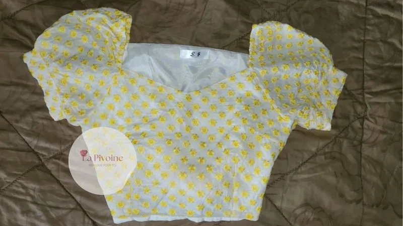 Crop top White n Light Yellow Flowers photo 1