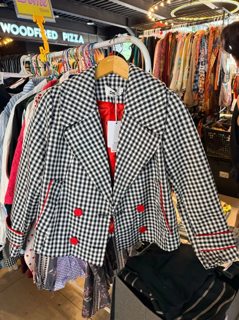 blazer bangkok photo 1