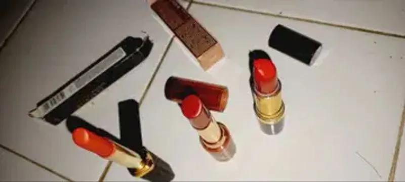 Lipstick preloved  photo 1