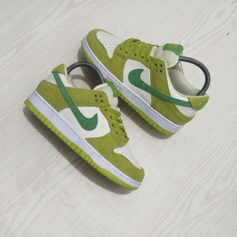 Nike SB Dunk Low photo 1
