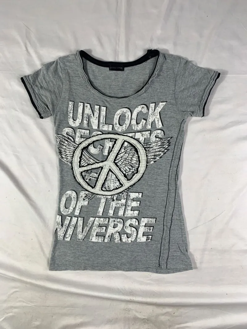 2000s Sweet Agnes Gray Peace Quotes Tee (S) photo 1