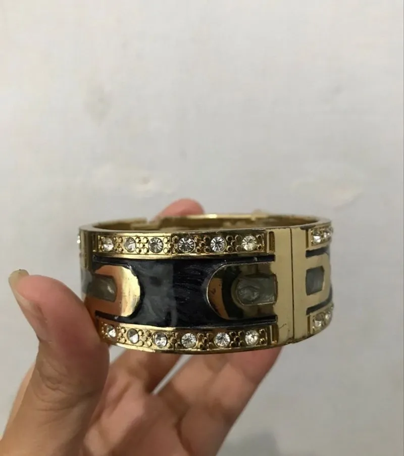 bracelet photo 1