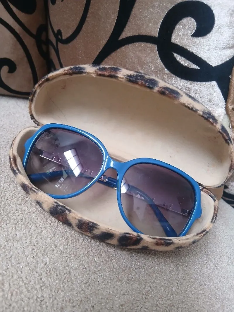 Sunglasses wanita VINCCI preloved photo 1