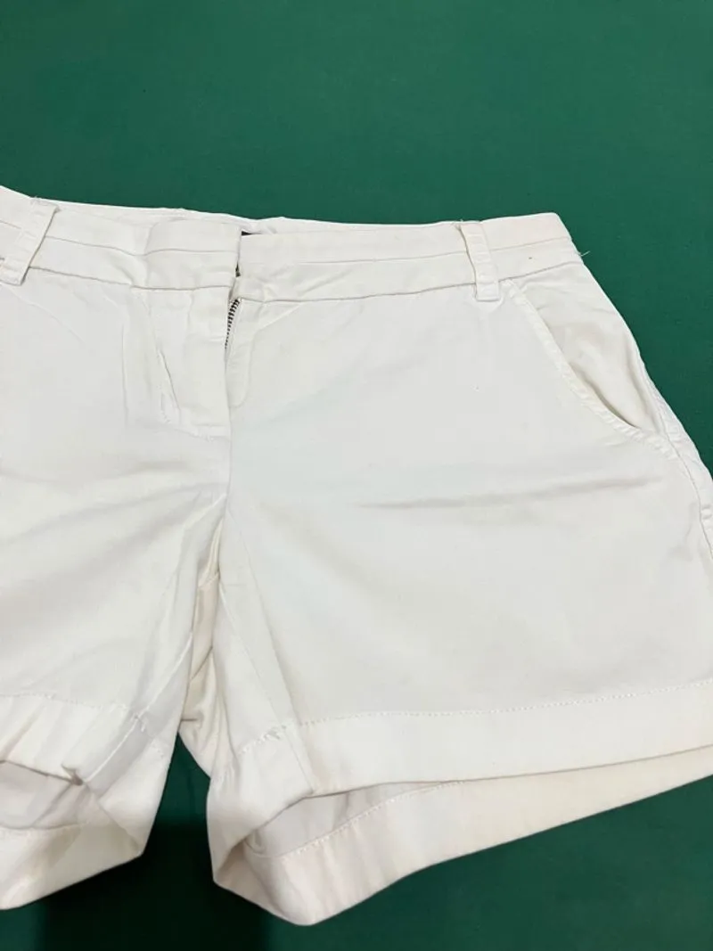 ✨ PRELOVED SHORT PUTIH BASIC 🤍 photo 1